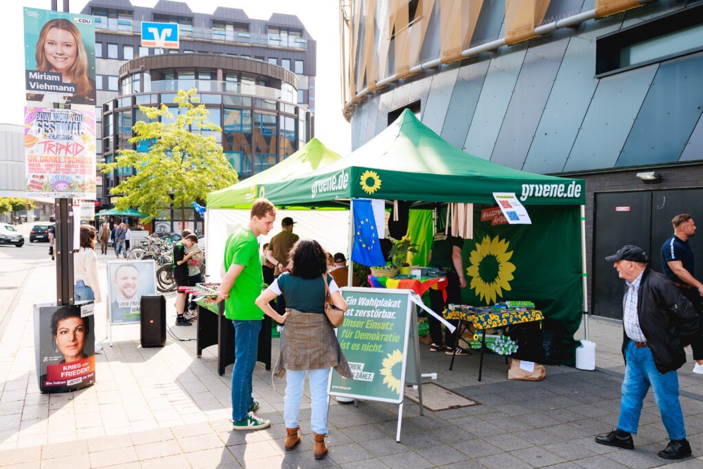 Wahlkampfstand Bündnis 90/Die Grünen Solingen vor dem Hofgarten