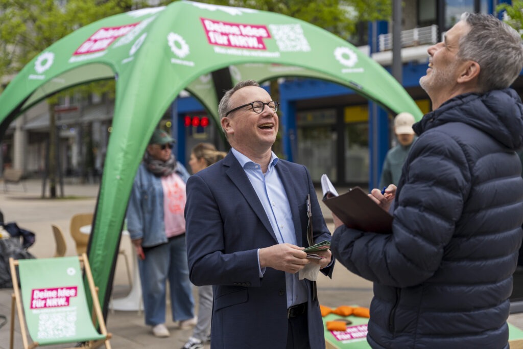 Justizminister NRW, Benjamin Limbach im Gespräch im Rahmen der Ideentour in Solingen